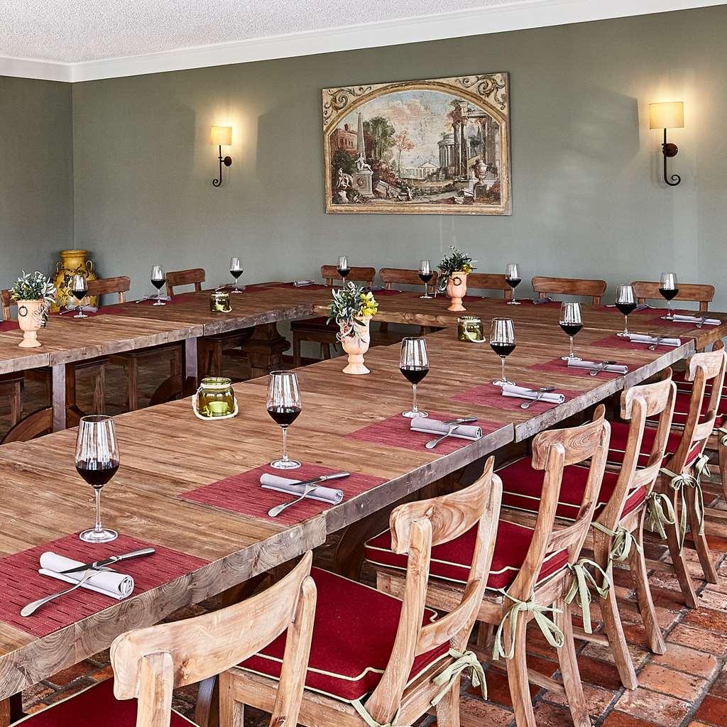 Althoff Hotel Fuerstenhof Celle Facilități foto The dining room at the Château de Chaumont