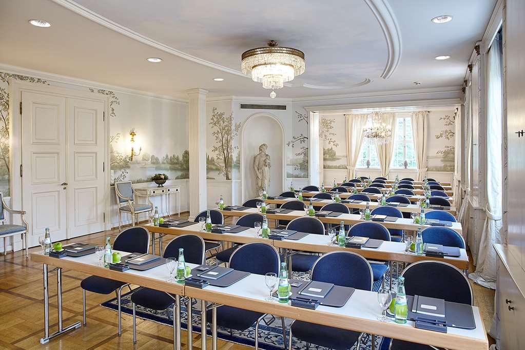 Althoff Hotel Fuerstenhof Celle Facilități foto The interior of the conference centre