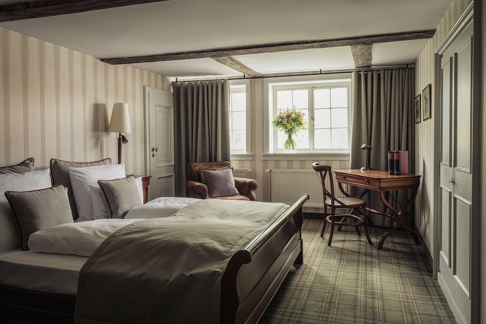 Althoff Hotel Fuerstenhof Celle Exterior foto A room at the hotel