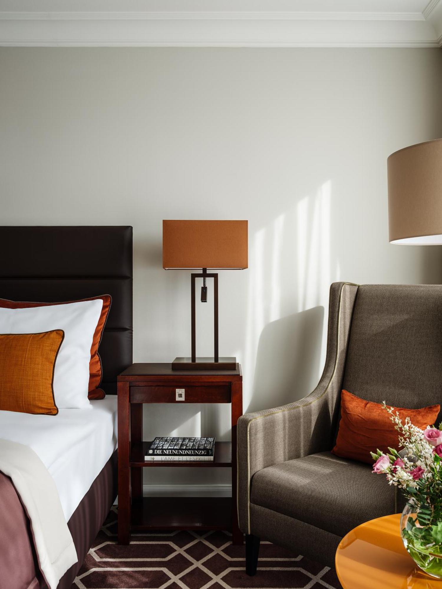 Althoff Hotel Fuerstenhof Celle Exterior foto A lampshade